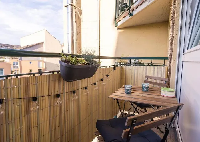 Die Kleine „Louise“ In Der Neustadt Mit Tiefgarage